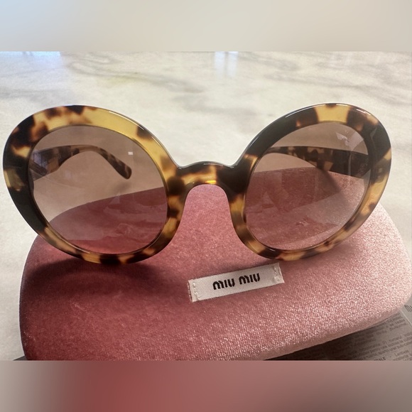 Authentic Miu Miu turtle shell sunglasses - Picture 5 of 12